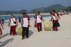 Aksi Bersih Pantai di Mandalika: Polisi Lombok Tengah Bergerak Atasi Sampah