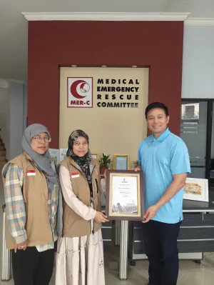 Jelang Waisak, Jandi Mukianto Berdonasi untuk Warga Gaza melalui MER-C