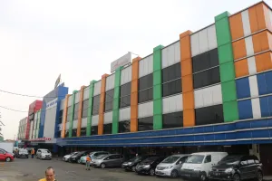 Perumda Pasar Jaya Kirim 33 Truk Tronton, Bersihkan 6.000 Ton Sampah di Pasar Kramat Jati