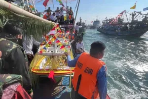 Pikat Turis Asing, Lomban Kupatan Jepara akan Dipercantik 