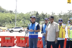 Tinjau Kesiapan One Way Nasional, Menteri Dody Soroti Penataan Rest Area KM 57 dan KM 62 Tol Japek