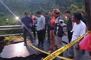 Akses Air Terjun Madakaripura Terputus, Pemkab Probolinggo Siapkan Jembatan Sementara