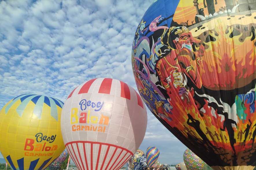 Puluhan Penghobi Balon Udara Tampil di Reog Balon Carnival 2026 Ponorogo