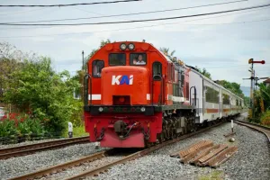 KAI Tanjungkarang Laporkan Warga yang Pasang Penghalang di Rel KA
