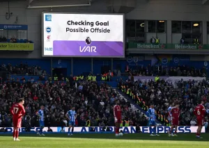 Mayoritas Fans Minta VAR Dihapus, Premier League Didesak Evaluasi Total