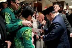 Momen Tak Terlupakan Diaspora: Warga Indonesia di Tokyo Dapat Tanda Tangan Presiden Prabowo