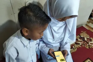 Orang Tua di Kabupaten Solok Tekankan Pentingnya Pembatasan Media Sosial bagi Anak