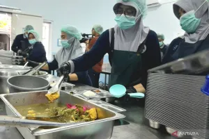 Hari Pertama Usai Libur, SPPG Kemayoran Layani 3.298 Porsi MBG 