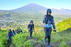 Rinjani Menyulam Langkah Wisatawan