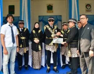 HUT 'Ngalam' ke-112, Pemkot Malang Luncurkan Busana Khas Daerah Resmi Bernuansa Tradisional dan Kolonial