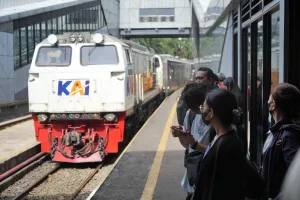 KA 174 Ciremai Terdampak Longsoran di Lintas Maswati - Sasaksaat, Seluruh Pelanggan Dipastikan Selamat
