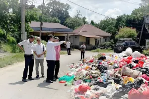 SD Amkur Bengkayang Merdeka dari Bau Sampah, Bupati Sebastianus Darwis Pindahkan TPS ke Lokasi Baru