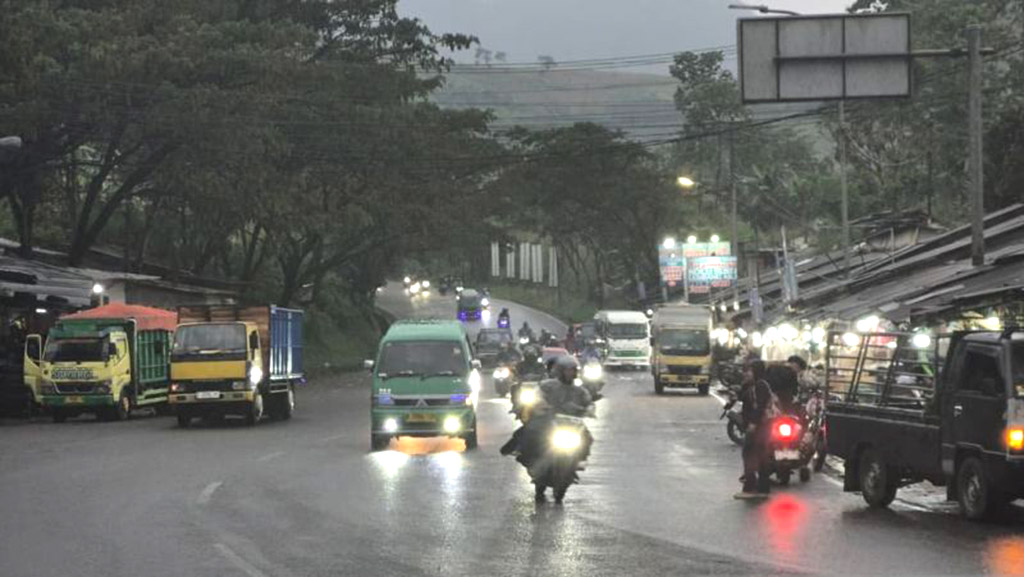 Wisatawan ke Bandung Diminta Waspada Hadapi Puncak Musim Hujan