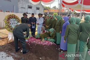 Jenazah Kopda Anumerta Farizal Dimakamkan di TMP Giripeni Kulon Progo