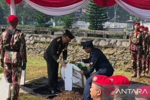 Panglima TNI Pimpin Prosesi Pemakaman Mayor Zulmi di TMP Cikutra Bandung