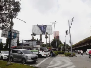 Pemprov DKI Copot Banner Iklan Horor Dinilai Tidak Ramah Anak di 3 Lokasi