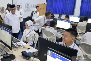 Hari Pertama TKA Tingkat SMP, Mendikdasmen Semangati Peserta dan Beri Strategi Kerjakan Soal