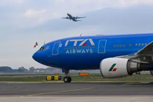Italia Mulai Batasi Pasokan Avtur