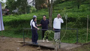 Wamen LH Ajak Warga Cegah Banjir di Jabodetabek lewat Pemasangan Biopori