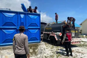 Bantuan Air Bersih untuk Warga Kampung Nelayan Puak Kepri