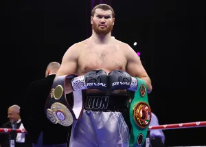 Makhmudov Tantang Fury di London, Siap Uji Status “Raja Kelas Berat”
