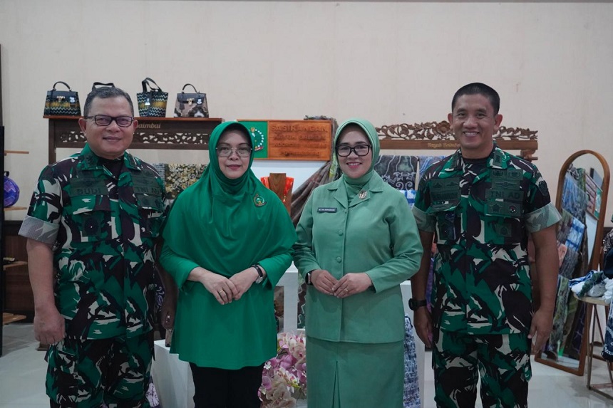 Merajut Harapan dengan Sasirangan, Kisah Humanis Persit yang Menjaga Warisan dan Menguatkan Kemandirian