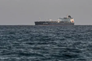 Situasi Teluk Masih Panas, Kapal Tanker Qatar Berbalik Haluan Hindari Selat Hormuz