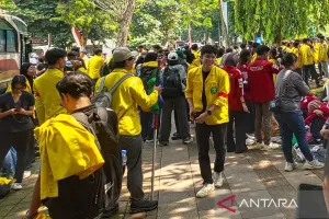 BEM UI Gelar Aksi Solidaritas untuk Aktivis KontraS Andrie Yunus di Gambir