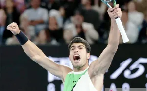 Hanya 70 Menit, Carlos Alcaraz Mengamuk di Monte-Carlo, Sebastian Baez Jadi Korban Pertama