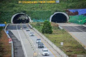 Jalan Tol Cisumdawu Retak Sepanjang 80 Meter, Pengelola Lakukan 'Contraflow' Selama 4 Bulan
