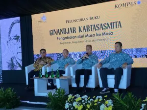  Begini Cara Ginandjar Kartasasmita Menstabilkan Rupiah di Era Krismon 1998