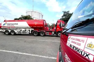 Gubernur Khofifah Pastikan Stok BBM di Jatim Masih Aman