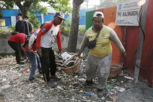 Harga Plastik Mahal, Picu Peningkatan Aktivitas Pemulung di TPS  Surabaya