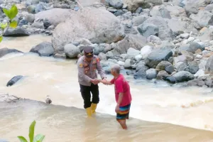 Akses Lumpuh Total, Jembatan Ciwarunga Garut Putus Dihantam Hujan Ekstrem, Warga Terisolasi?