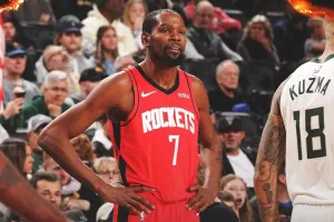 Houston Rockets Kalahkan Philadelphia 76ers 113-102