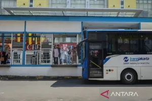 Mau Ikut Lebaran Betawi? Ini Rute Bus Tranjakarta dan Kereta Commuter Menuju Lokasi 