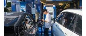 KOLEKSI Bilang Ini Beda Biaya Penggunaan Mobil Listrik dan Konvensional, Apa Saja? Ayo Simak!