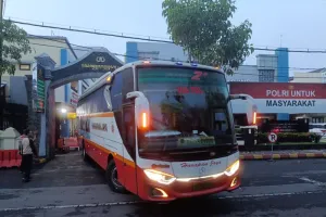 OTT Bupati Tulungagung, KPK Bawa 12 Pejabat ke Surabaya 