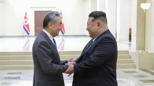 Wang Yi Temui Kim Jong Un di Pyongyang, Tekankan Pentingnya Hubungan Tiongkok-Korut