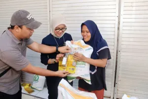 Bulog Pastikan Keterjangkauan Bantuan Beras-Minyak Goreng ke Penerima