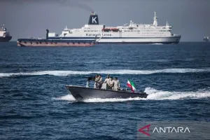 Iran Tegaskan akan Cegah Kapal Perang Melintasi Selat Hormuz