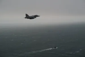 Jat Tempur Gripen Swedia Mencegat Kapal Selam Kelas Kilo Russia
