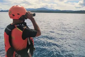 Pencarian Nelayan yang Terjatuh dari Longboat di Saparua