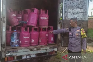 Polisi Ungkap Aksi Pengoplosan LPG Subsidi di Tanjungsari Bogor