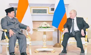 Prabowo Terbang ke Moskow Temui Putin, Misi Amankan Stok Minyak Indonesia dari Krisis Dunia?