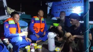 Cara Humanis Satpolairud Jaga Pesisir: Ngopi Kamtibmas Jadi Solusi Masalah Nelayan di Laut