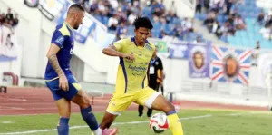 Jadwal Kick-off Laga Persib Bandung Versus Arema Dimajukan Pukul 15.30 WIB, Ini Alasannya!