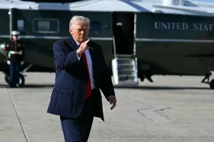 Trump Kembali Ancam Lumpuhkan Infrastruktur Energi Iran dalam Sehari