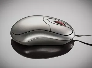 Kisah Unik di Balik Mouse Komputer Pertama Kali Terbuat dari Kayu