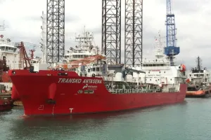 Kapal Pertamina Sandar di Ampenan NTB, Pasok 6.000 Kilo Liter BBM Pertalite dan B40
